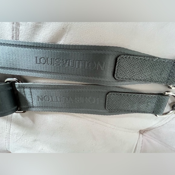 Authentic Louis Vuitton Crossbody/Shoulder Strap in Gray with Silver Hardware - Picture 4 of 10
